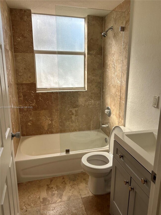 Foto del edificio - 953 SW 10th St