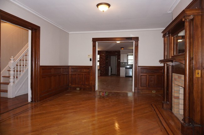 Building Photo - 461 72nd St