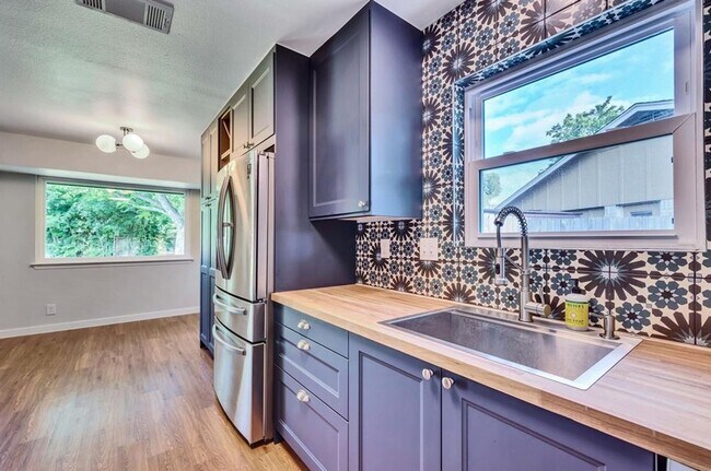 Foto del edificio - Beautiful 3/2 near Domain