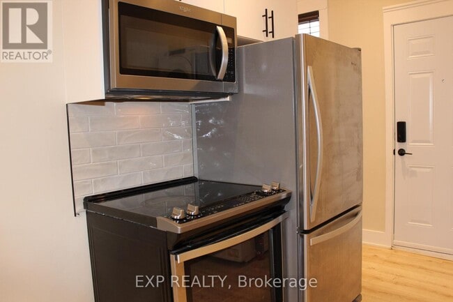 Building Photo - 9 Kent St