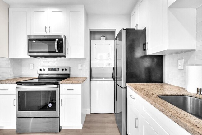 Foto del edificio - 3213 Colony Club Rd