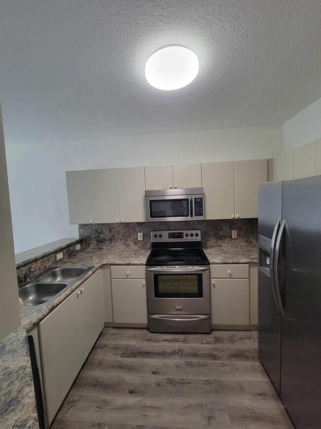 Foto del edificio - 2444 Shoma Dr