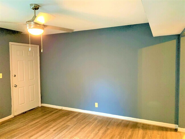 Foto del edificio - 1031 Curran St NW