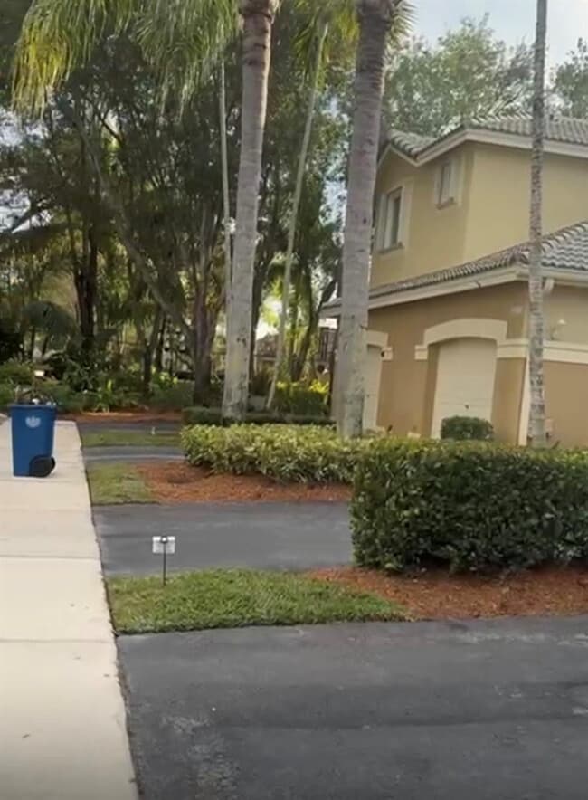 Foto del edificio - 2223 Pasadena Way