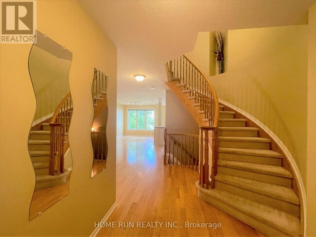 Building Photo - 251 Meadowbreeze Dr