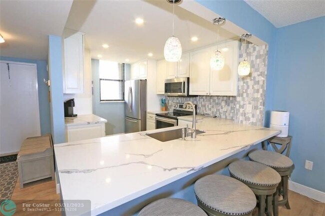 Foto del edificio - 9940 S Ocean Dr