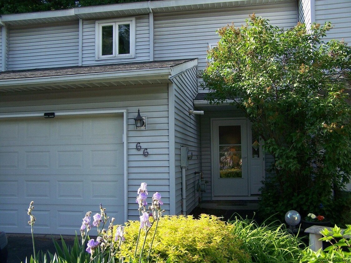 Primary Photo - 66 Tallow Wood Dr
