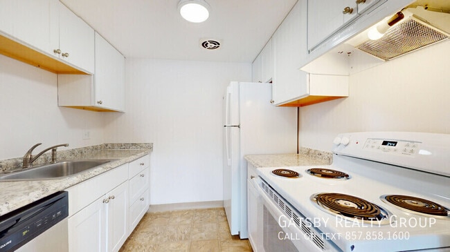 Building Photo - 524 Highland Ave