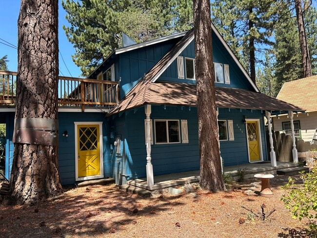 Building Photo - Cute and Spacious Chalet Available for Lon...