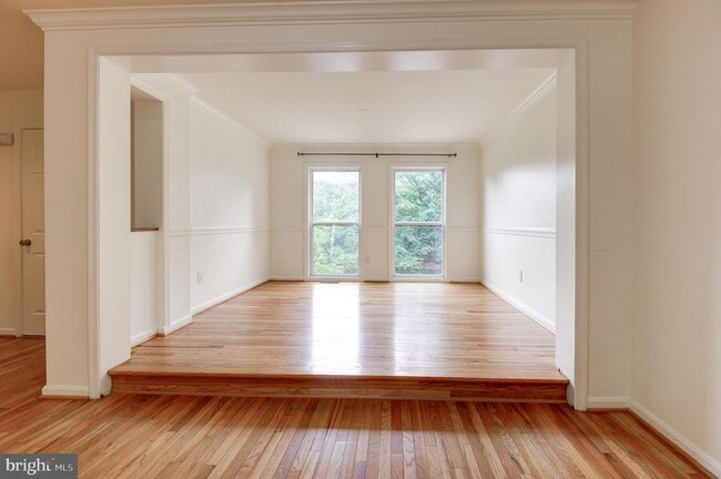 Building Photo - 12050 Edgemere Cir