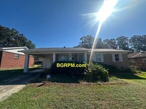 Building Photo - 5812 Hacienda Dr