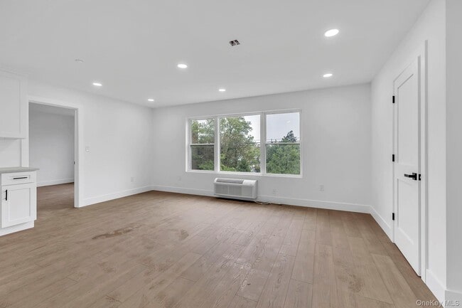 Building Photo - 74 Broadway