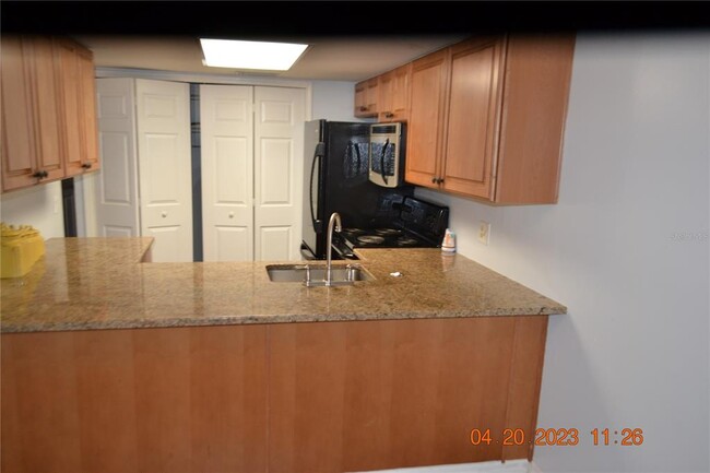Building Photo - 6912 El Centro Ct