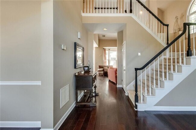 Foto del edificio - 6245 Zinfandel Dr