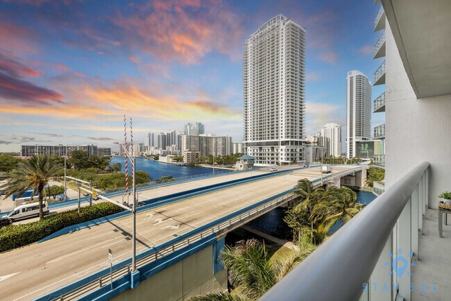 Foto del edificio - 2602 E Hallandale Beach Blvd