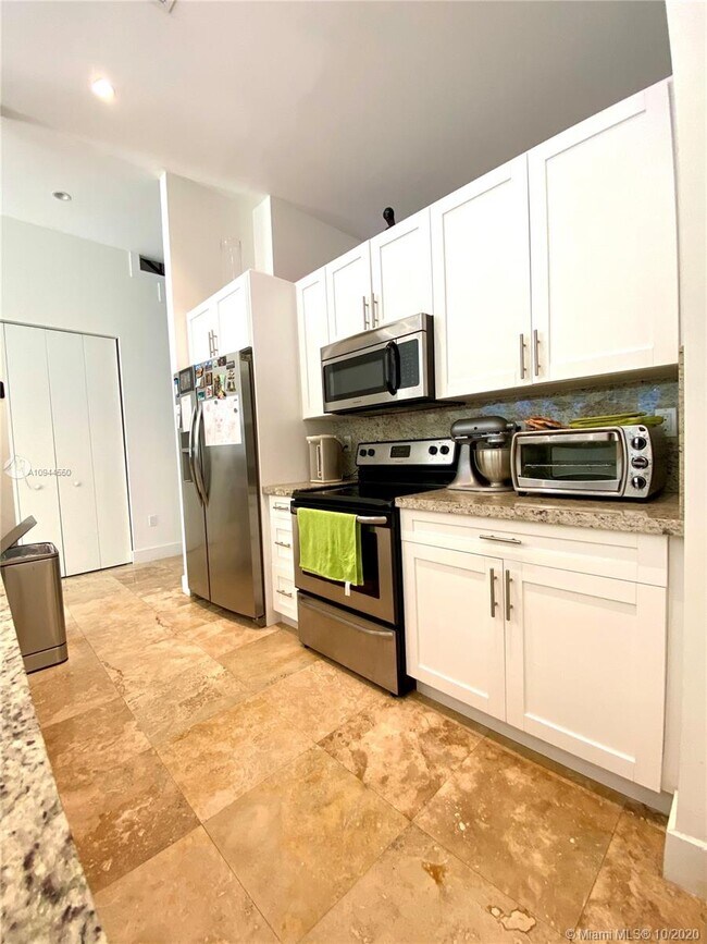 Foto del edificio - 3502 NE 166th St