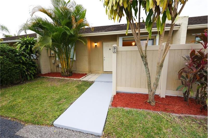 Primary Photo - 10127 Boca Bend E
