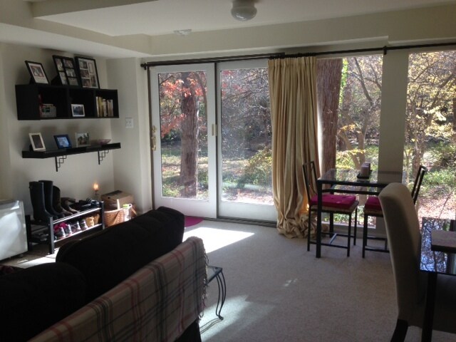 Sala de estar - 5214 Westwood Dr