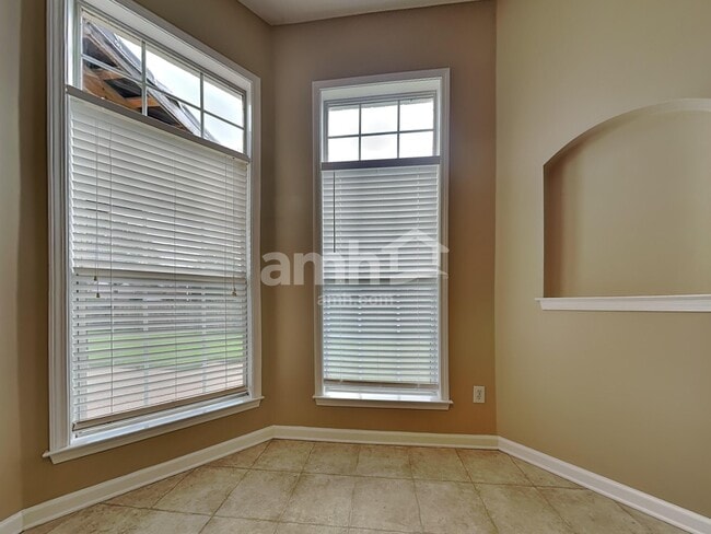 Building Photo - 8183 White Wing Cove W