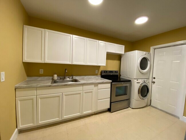 Foto del edificio - 1012 S F St