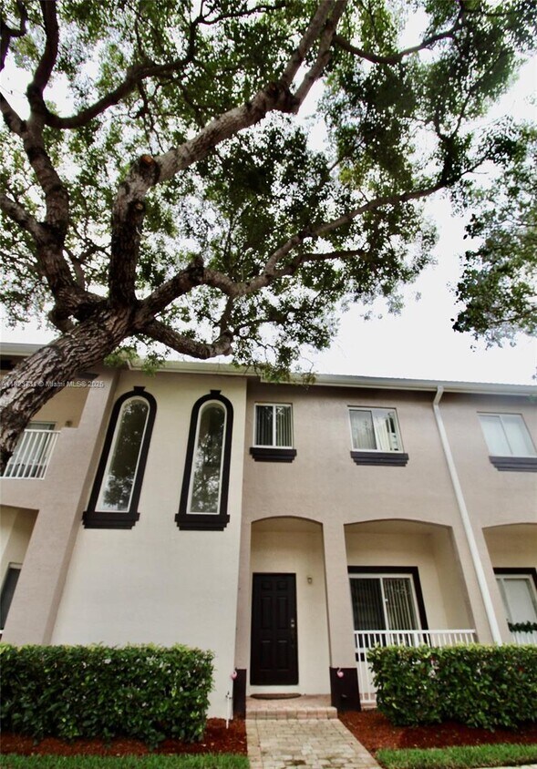 Foto principal - 2416 SE 19th Ct