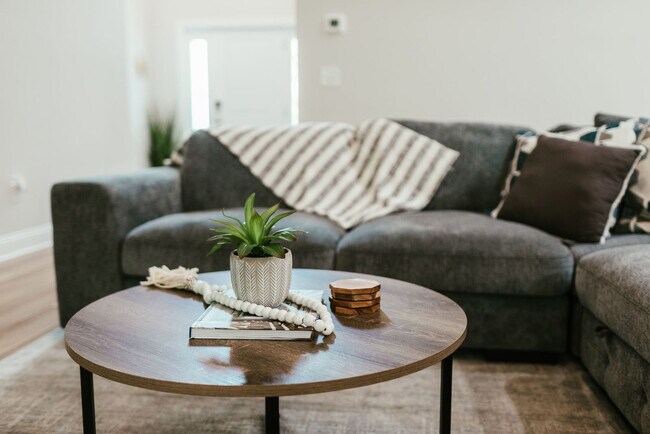 Foto del edificio - 279 Navigators Dr