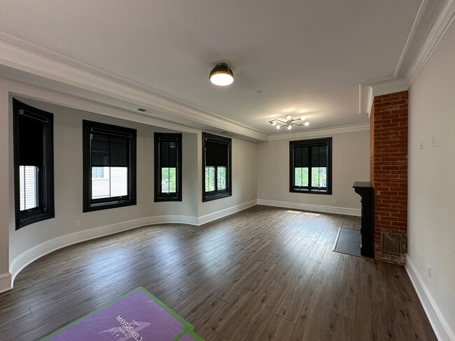 Foto del edificio - 60 Maple Ave