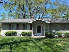 Building Photo - 6284 Woodsdale Dr