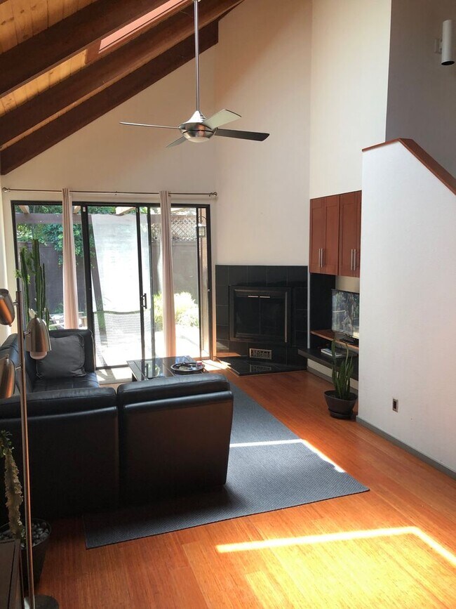 Foto del edificio - Furnished 2 bedroom 2 bath, WiFi and Garba...