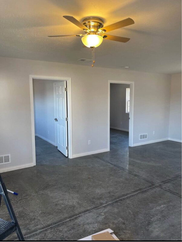 Building Photo - 71 Tracker Ln