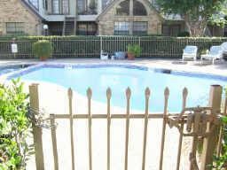 Foto del edificio - 2425 Holly Hall St