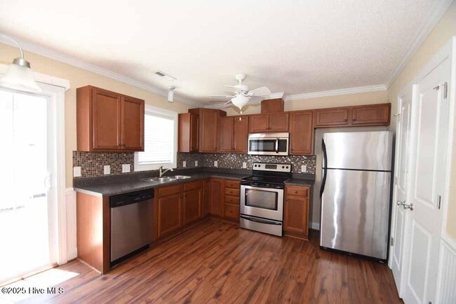 Building Photo - 108 Chandler Dr