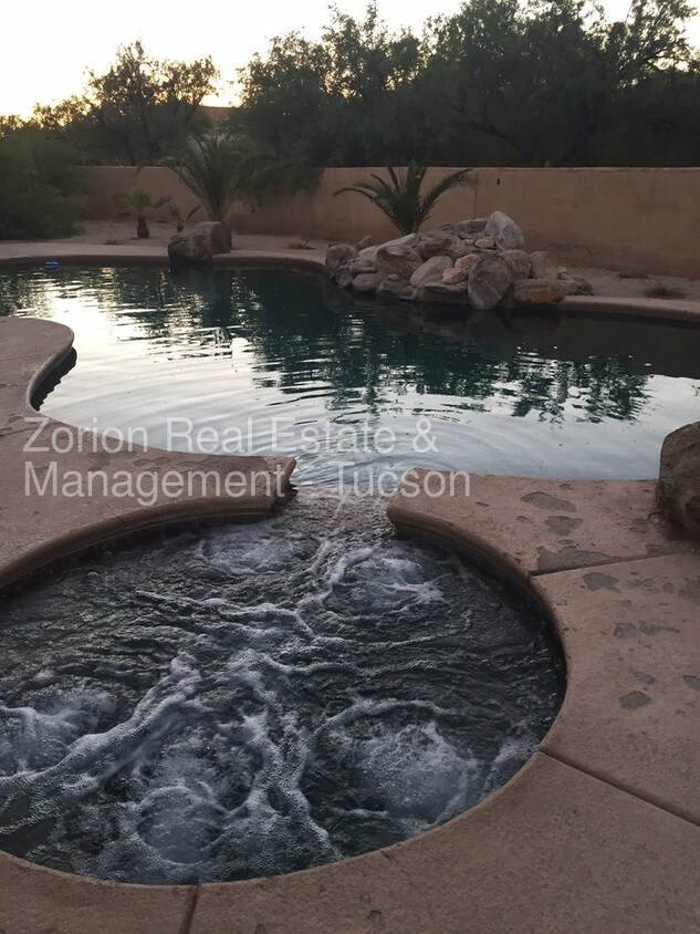 Foto principal - 10985 E. Tanque Verde Road