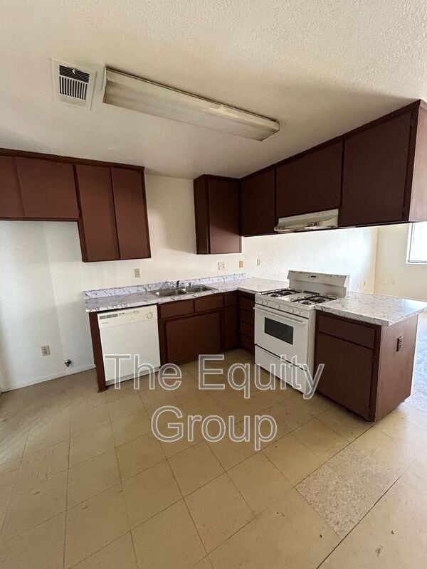 Foto del edificio - 10943 Thompson Dr