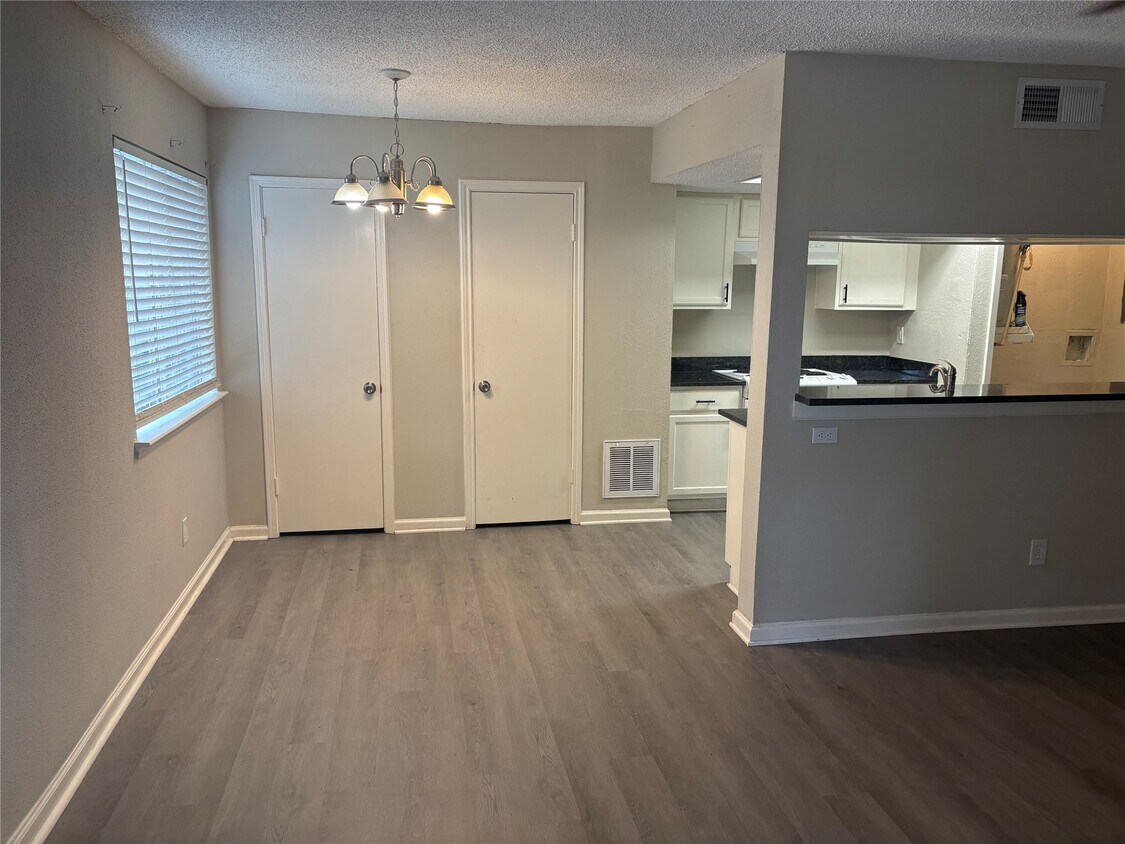 Building Photo - 5650 Birchmont Dr