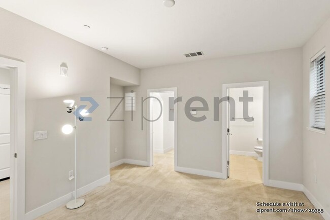 Foto del edificio - 1752 Hazelnut Ln