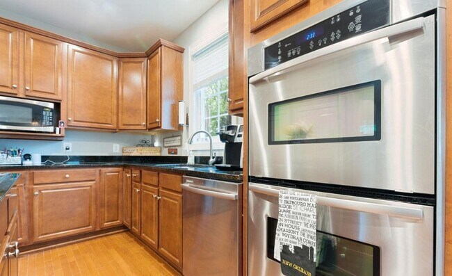 Building Photo - 25163 Great Berkhamsted Dr