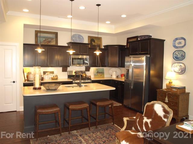 Building Photo - 16211 Lakeside Loop Ln