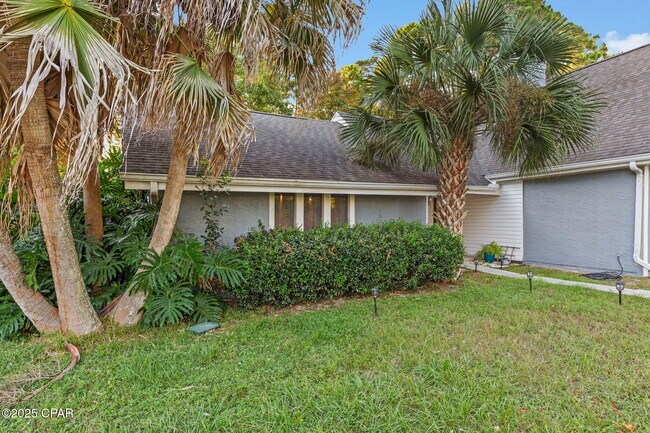 Foto del edificio - 301 Fairway Blvd