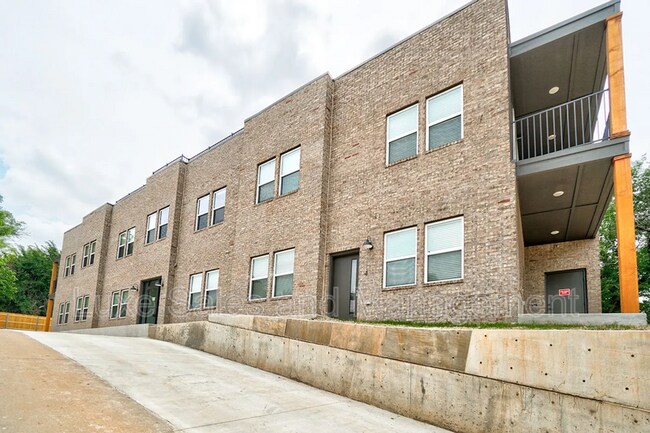 Foto del edificio - 1138 N Blackwelder Ave