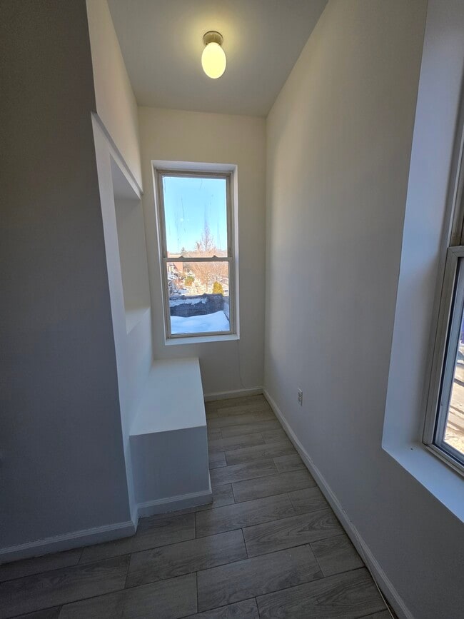 Foto del edificio - 8652 112th St