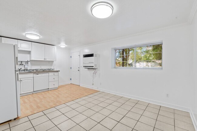 Foto del edificio - Canyon Road Townhomes