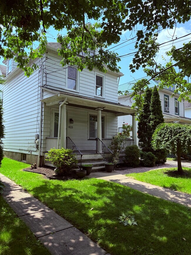 Foto del edificio - 433 Chestnut Ave