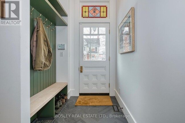 Building Photo - 34 Beaconsfield Ave