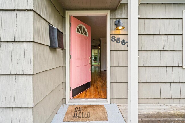 Building Photo - Charming 2-bdr/1-bath Bungalow in St. John...