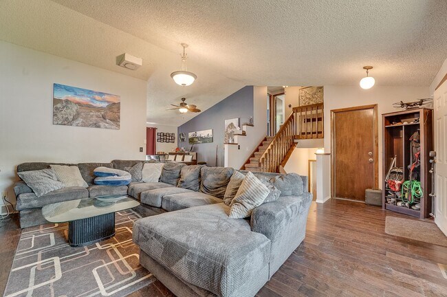 Foto del edificio - 3 bed, 2 bath Tri-Level in Brown Farm Subdivision