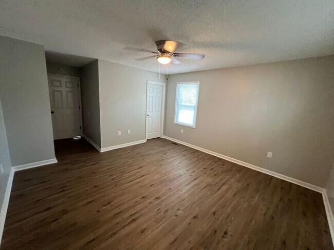Foto del edificio - 112 Norfolk Cir