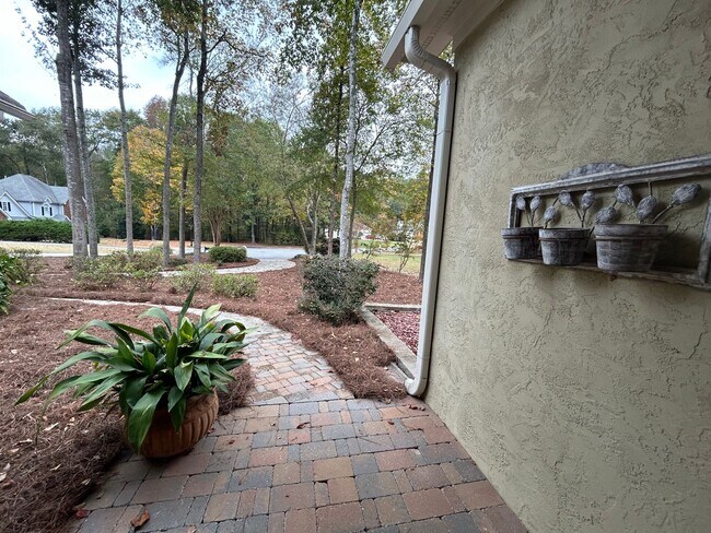 Foto del edificio - 807 Langdon Ln