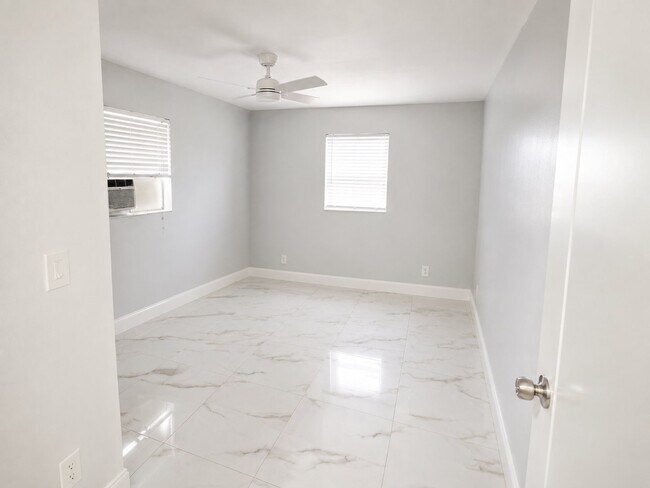 Foto del edificio - 4054 SW 50th St