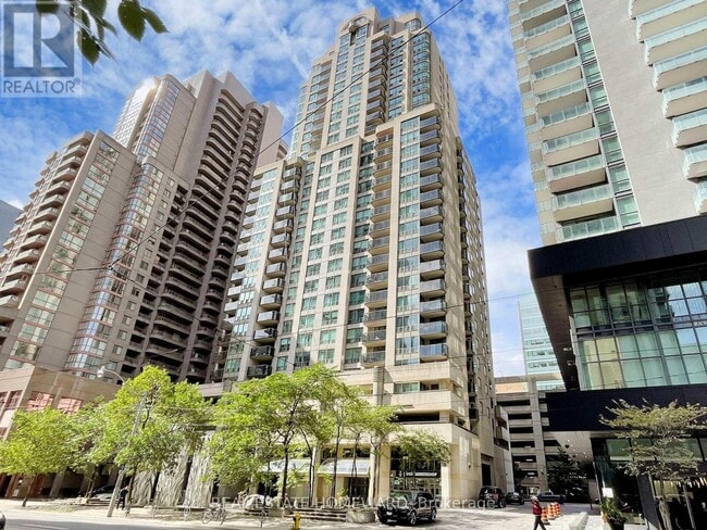 Building Photo - 750 Bay St.